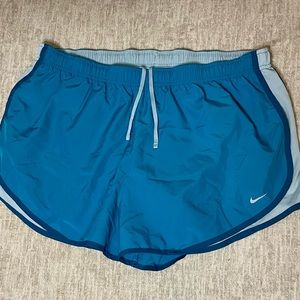 Women's Nike Dry Tempo Running Short